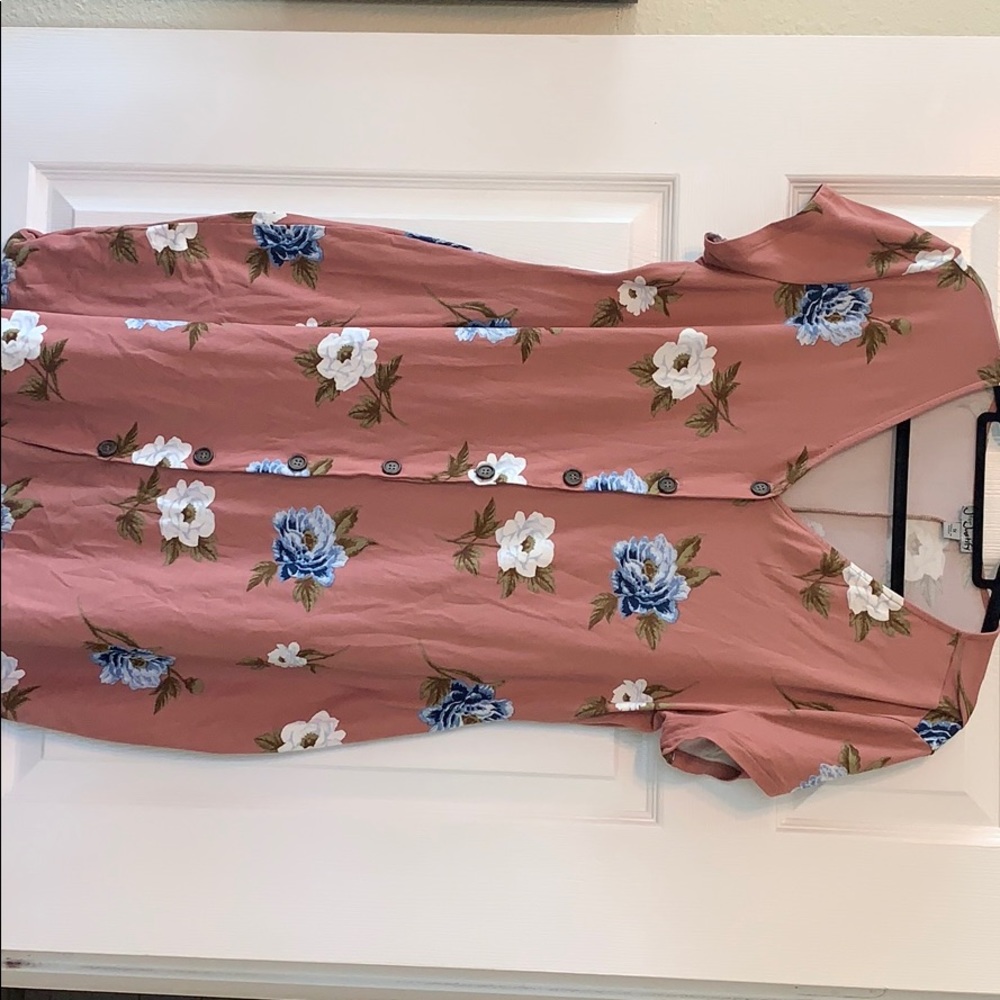 Plus size dress, 1X - Picture 2 of 3